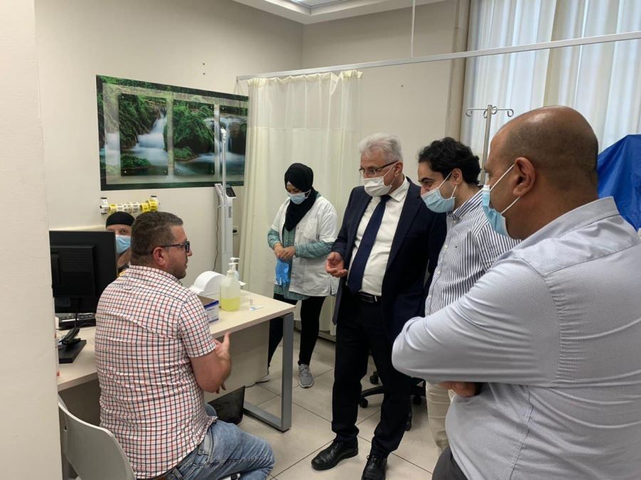 بروفيسور زرقا وأيمن سيف يقومان بجولة تفقدية في أحياء القدس الشرقية